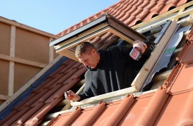 Pose de fenêtres de toit Velux à Charnod